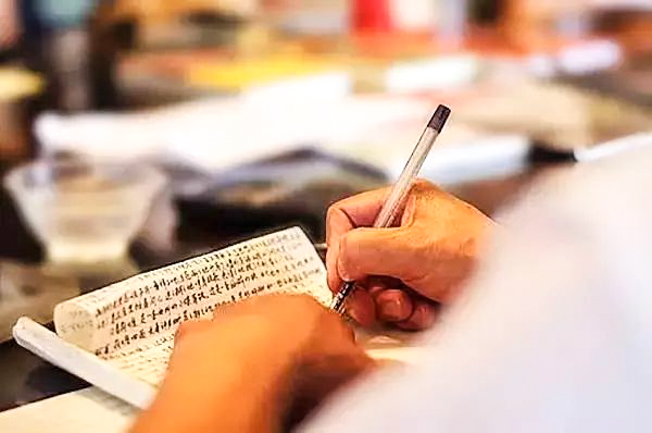 用書信承載愛(ài)